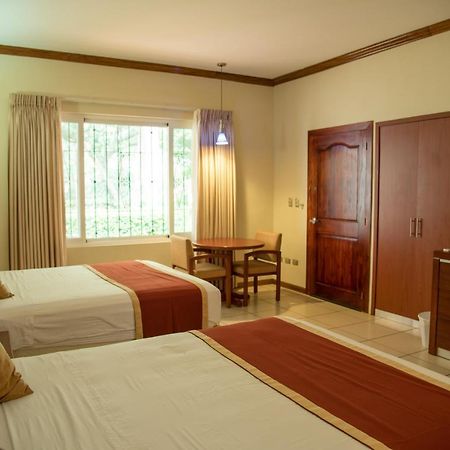 Pato Canales Hotel&Resort San Luis Esterno foto