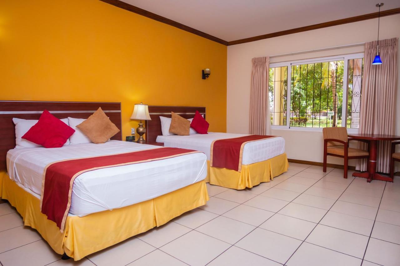Pato Canales Hotel&Resort San Luis Esterno foto