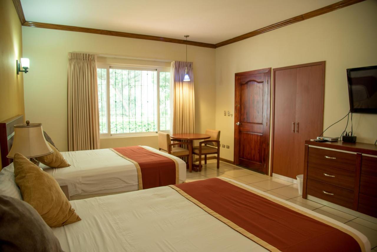 Pato Canales Hotel&Resort San Luis Esterno foto